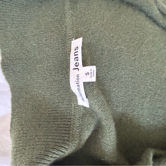 REFORMATION - Cashmere Polo Sweater - Picture 3 of 4